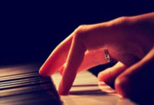 [CBA]琼斯持球背身单打 转身上篮拿下两分.